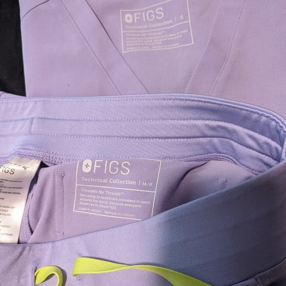 FIGS Lavender Dew scrub set - Picture 4 of 4